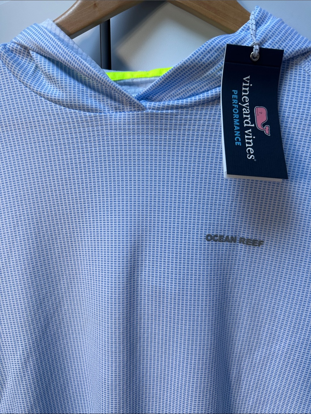 Vineyard Vines Men’s Light Blue Hooded Performance Top on the go Sankaty hoodie - Picture 2 of 9